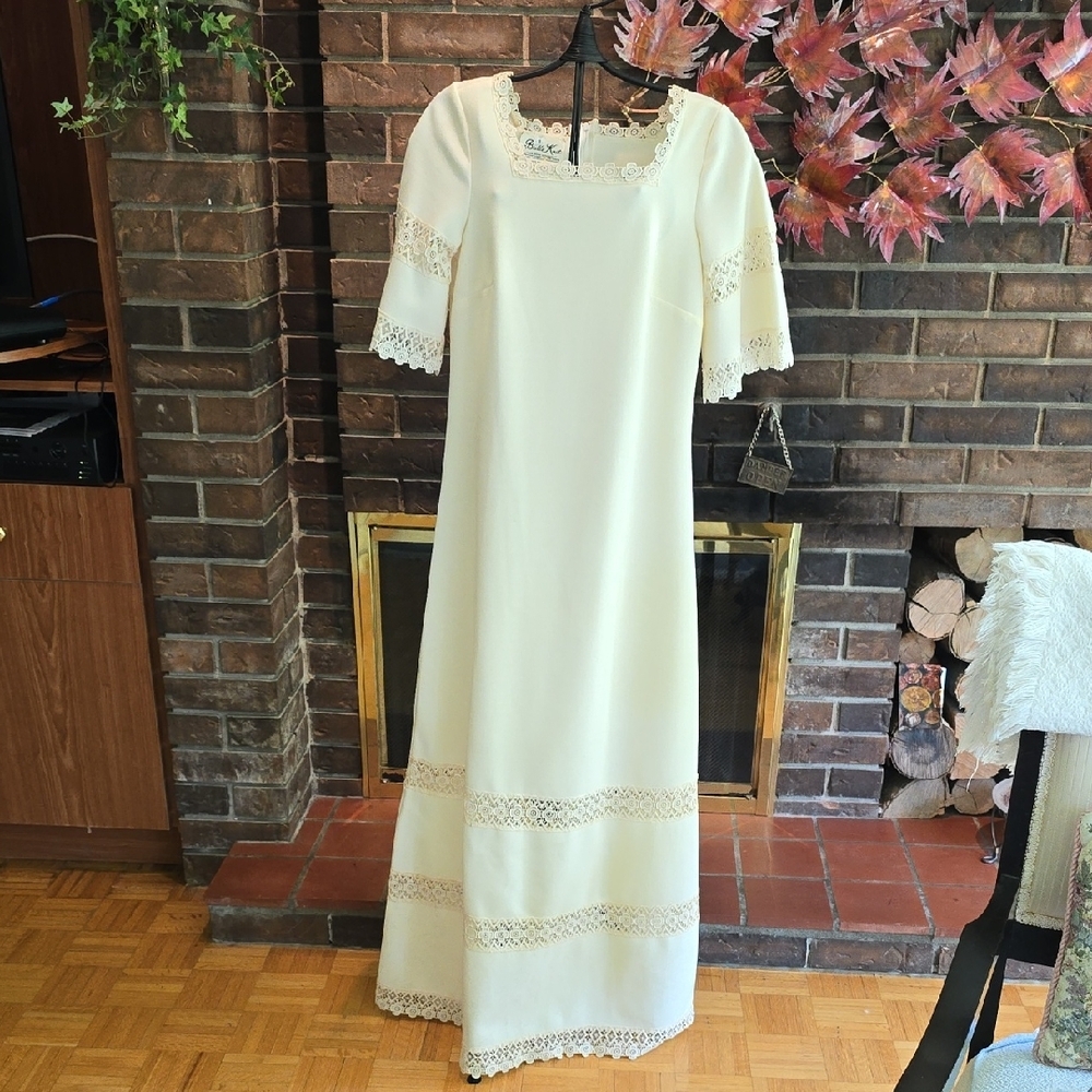 Butte Knit - Vintage Cream Lace Dress with Intricate Lace Detail​